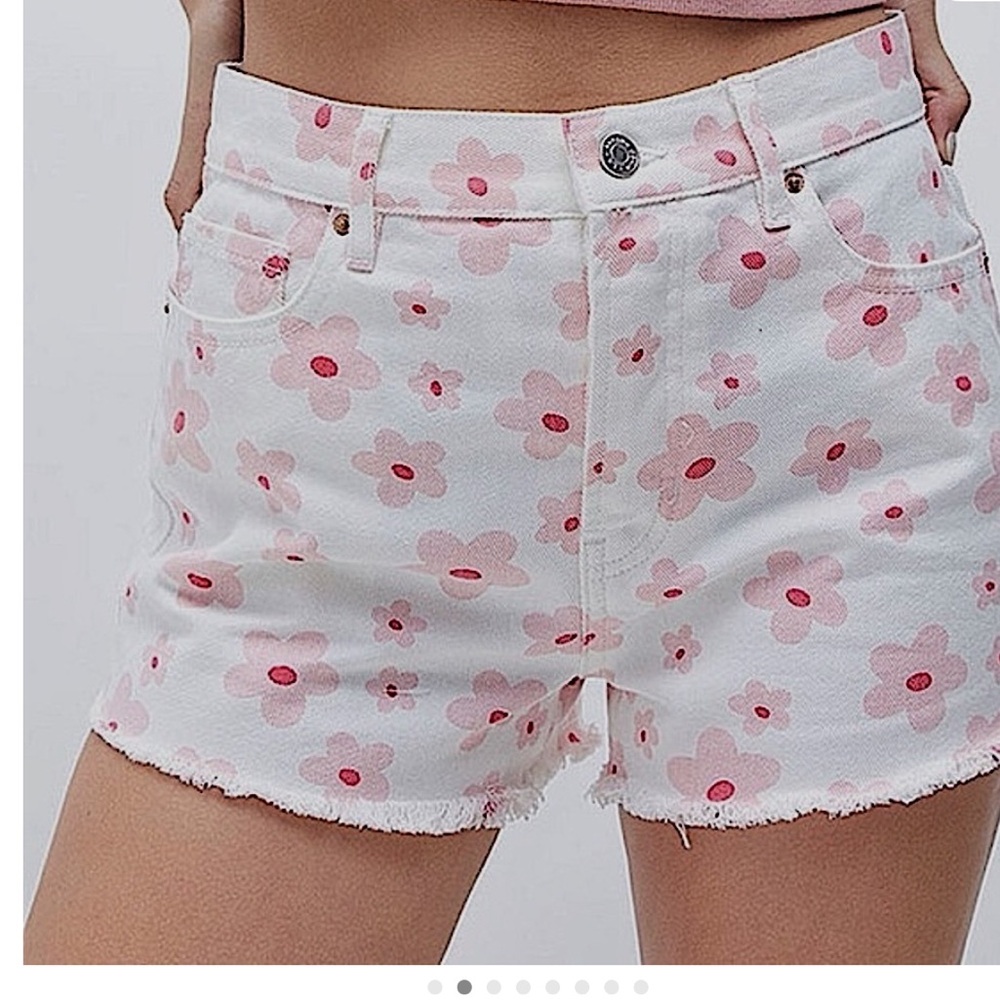 PacSun Vintage High Rise Pink & White Floral Button Fly Denim Shorts - 24